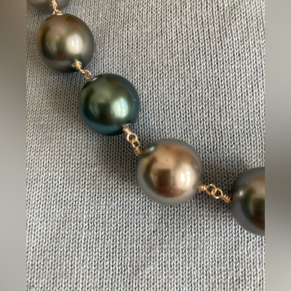 BLUES Shell Pearl Station Necklace 20” Large Pearls. GORGEOUS - Picture 5 of 6